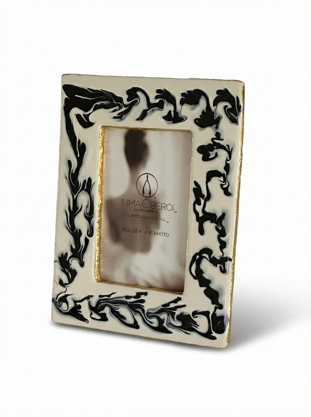 Bianco Nero Frames